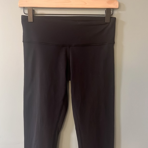 Lululemon Black Wunder Under Leggings - Picture 4 of 4